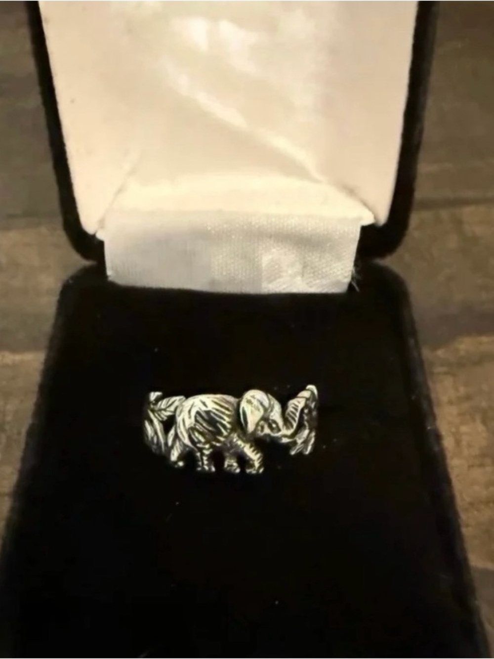 Sterling Silver 925 Elephant Ring. Size 7 and 8 available. - Picture 4 of 4